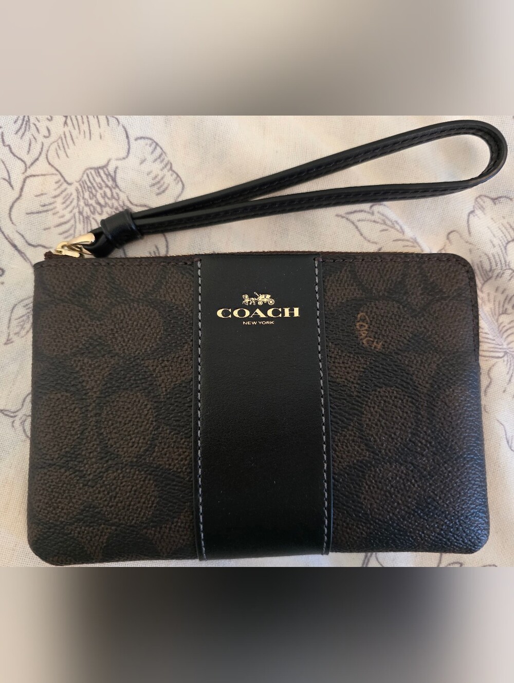 NWT Coach Corner Zip Wristlet In Signature Canvas With Stripe Walnut/Black